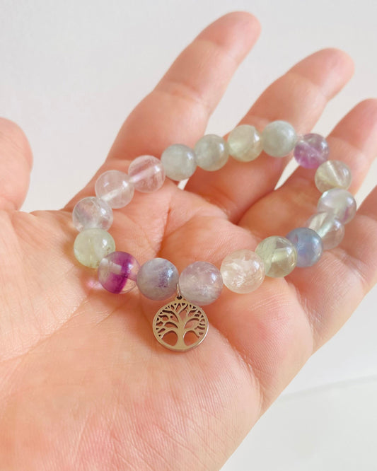 Pulsera de Fluorita con Charm de Árbol de la Vida – Claridad y Equilibrio