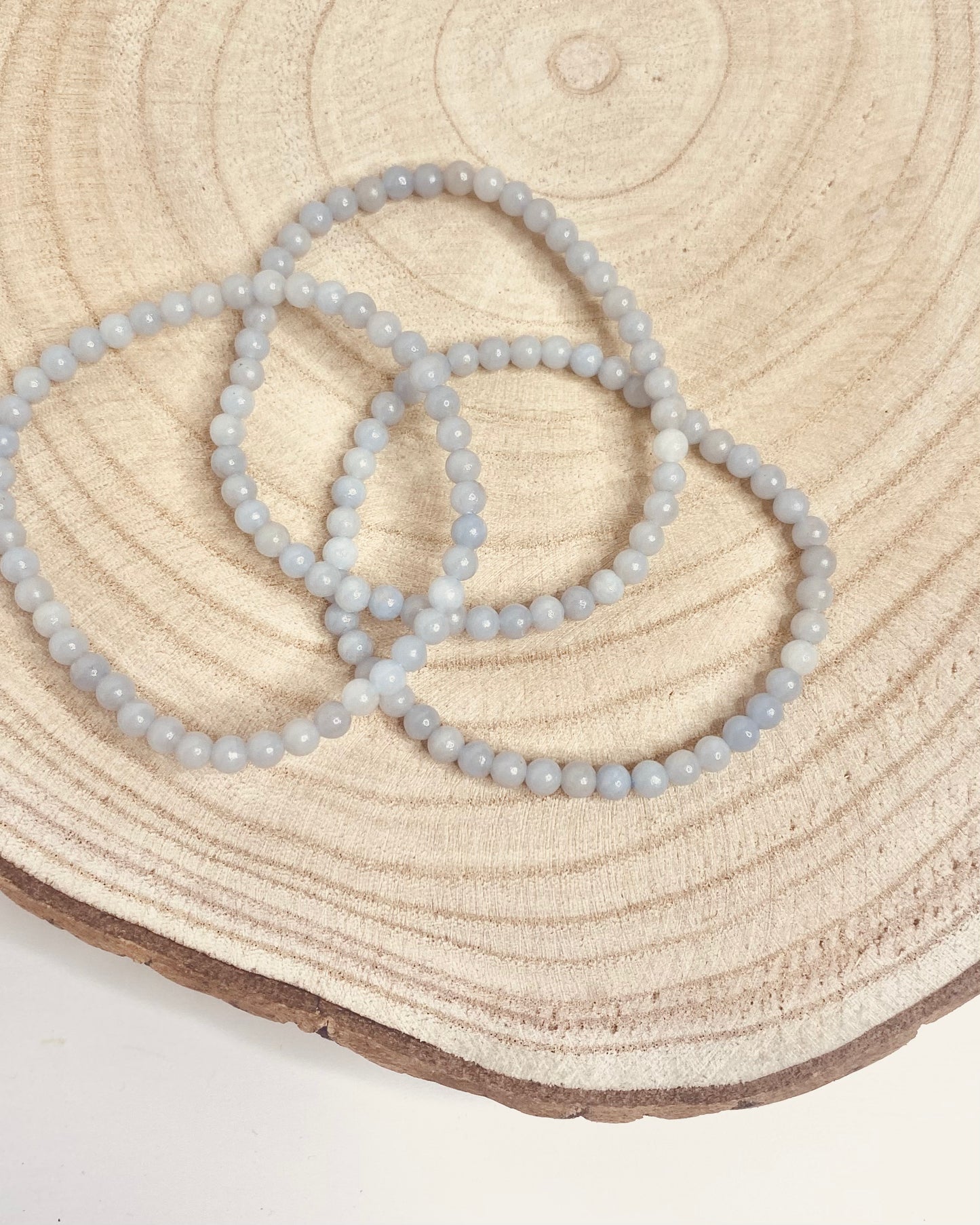 Pulsera de Angelita: Paz celestial en tu muñeca