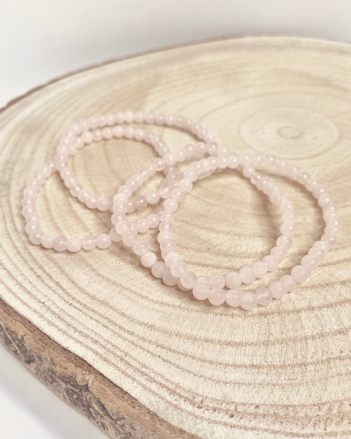 Pulsera de Cuarzo Rosa: Amor propio en tu muñeca